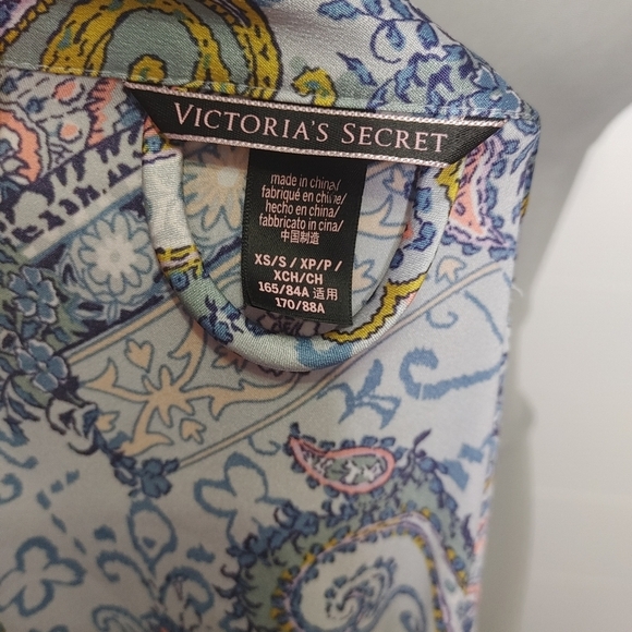 VICTORIA Secret paisley satin robe XS/S - Picture 9 of 11